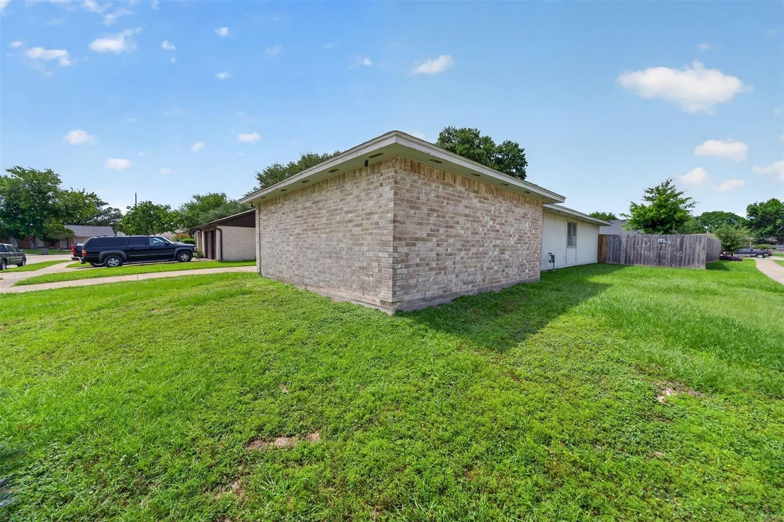 Photo of 17002 Dew Drop Lane
