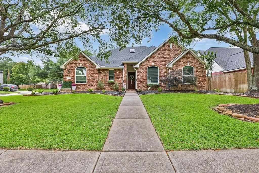 Photo of 18050 Landing Brook Drive