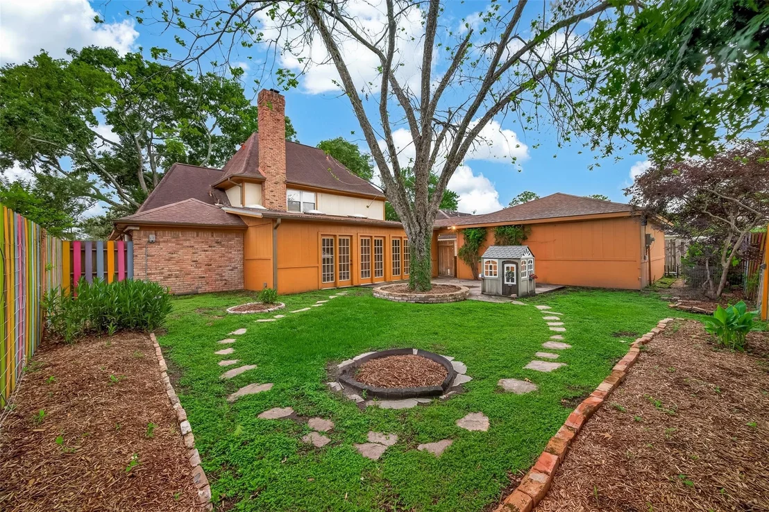 Photo of 6210 Claridge Drive