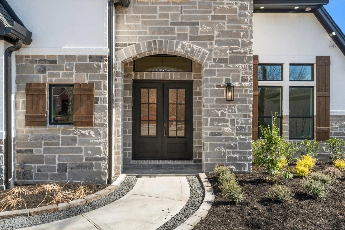 Photo of 258 Pinerock Lane
