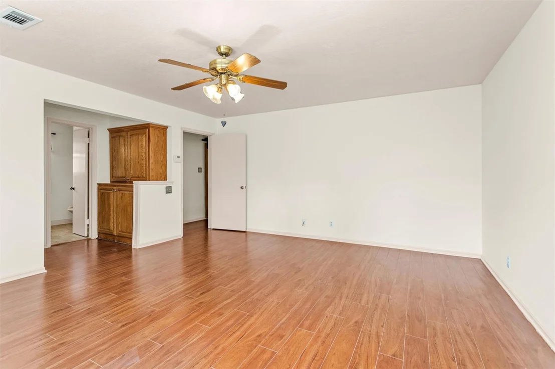 Photo of 8231 Glencliffe Lane