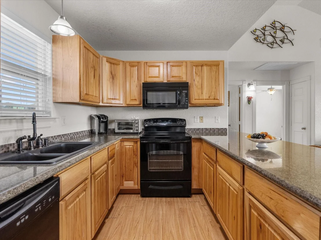 Photo of 1206 Middle Drive W