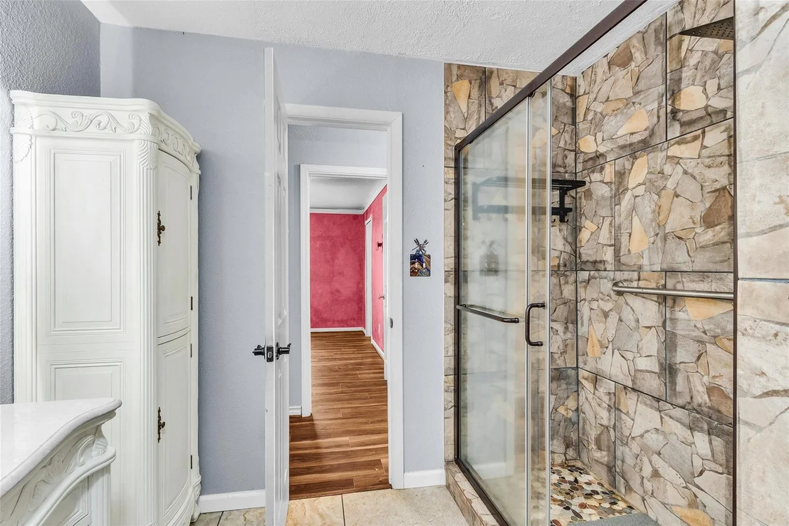 Photo of 10067 White Rock Road