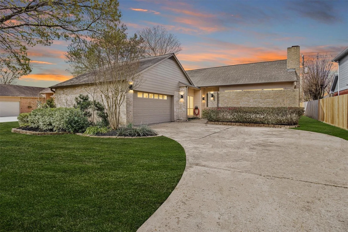 Photo of 2230 Foreland Drive