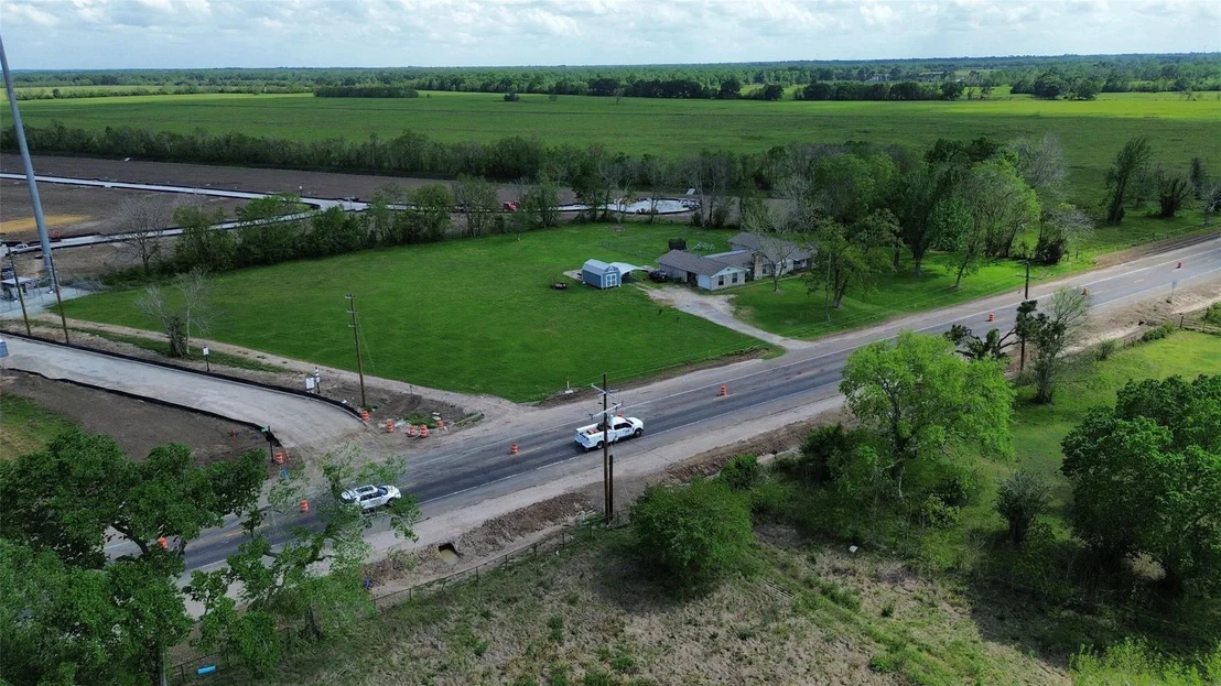 Photo of 7490 Highway 146 N