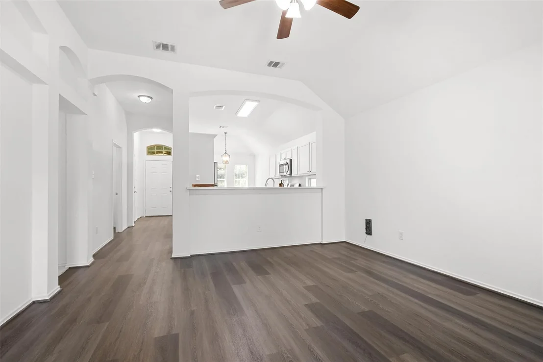 Photo of 706 Heritage Drive