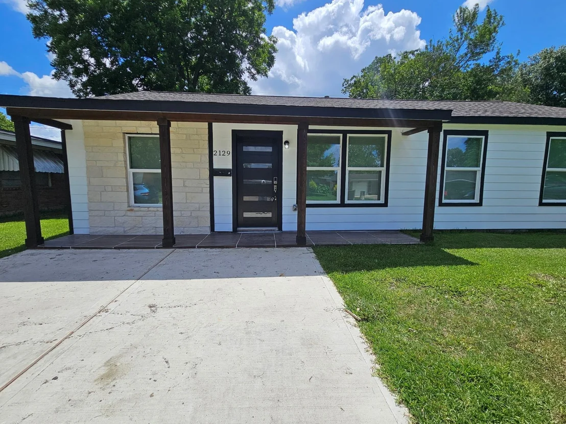 Photo of 2129 Raspberry Lane