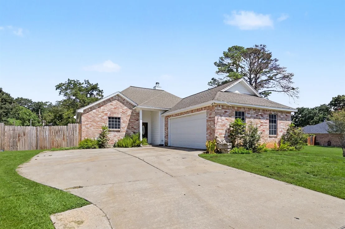 Photo of 5110 Lakeshore Drive