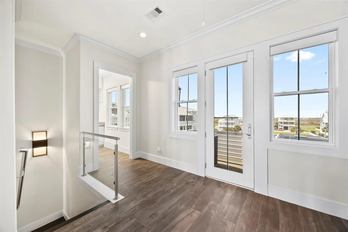 Photo of 11707 Beachside
