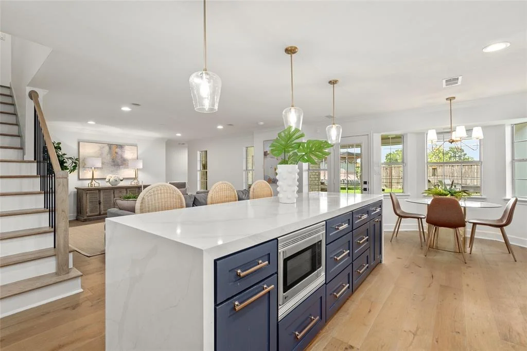 Photo of 854 W Forest Drive