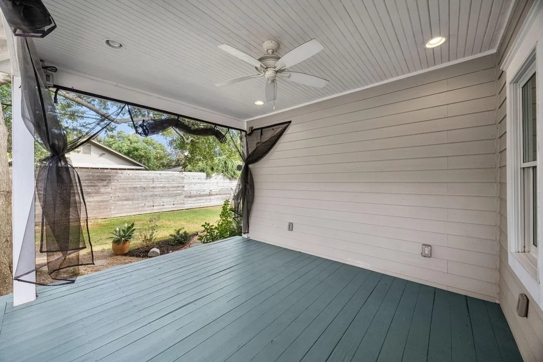 Photo of 1131 Walling Street