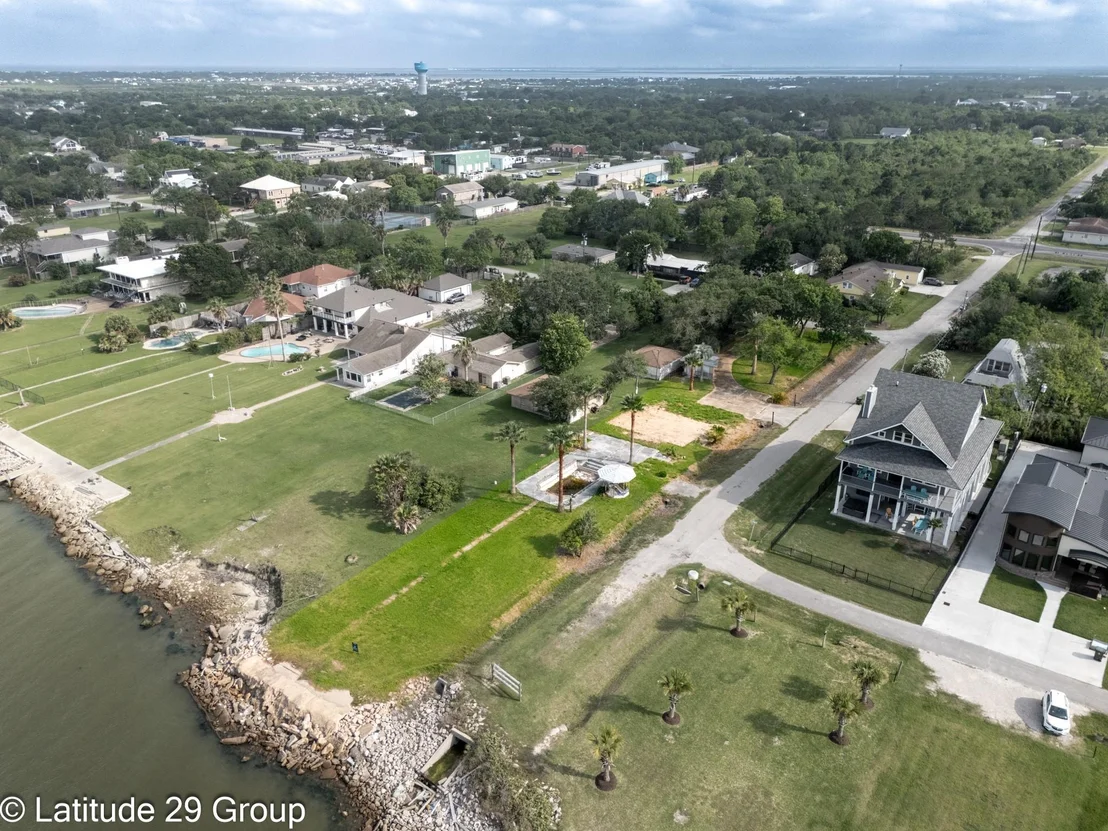 Photo of 2588 Cliff Drive
