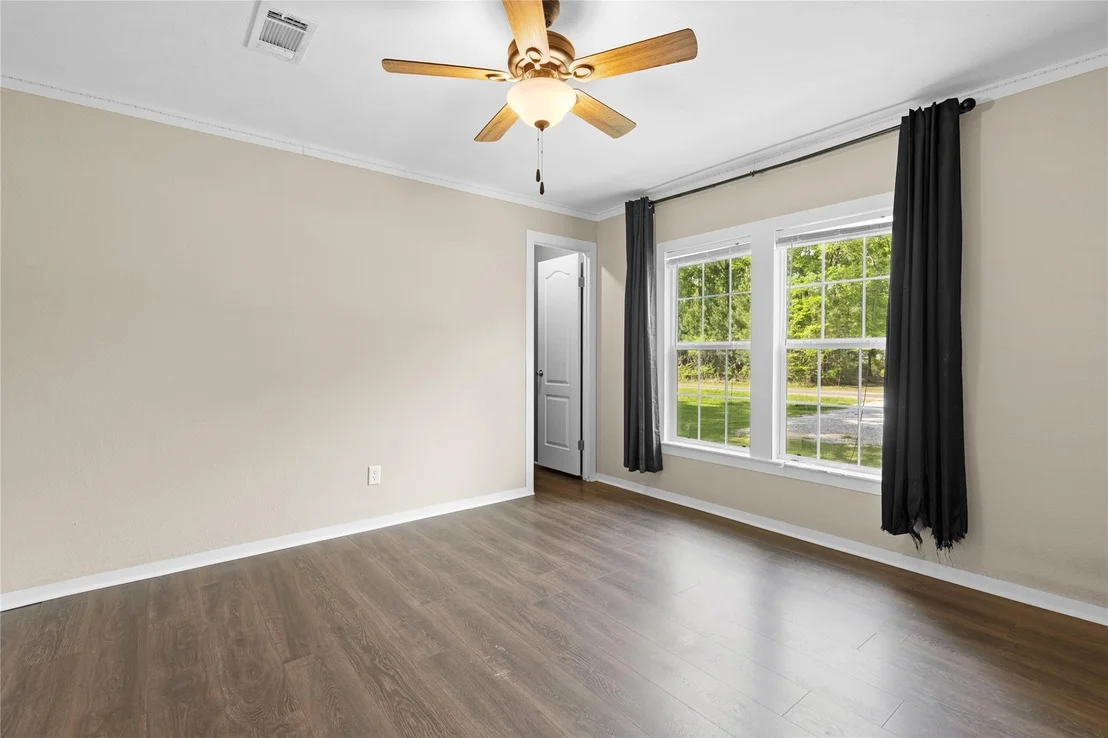Photo of 141 Leaning Oak Drive