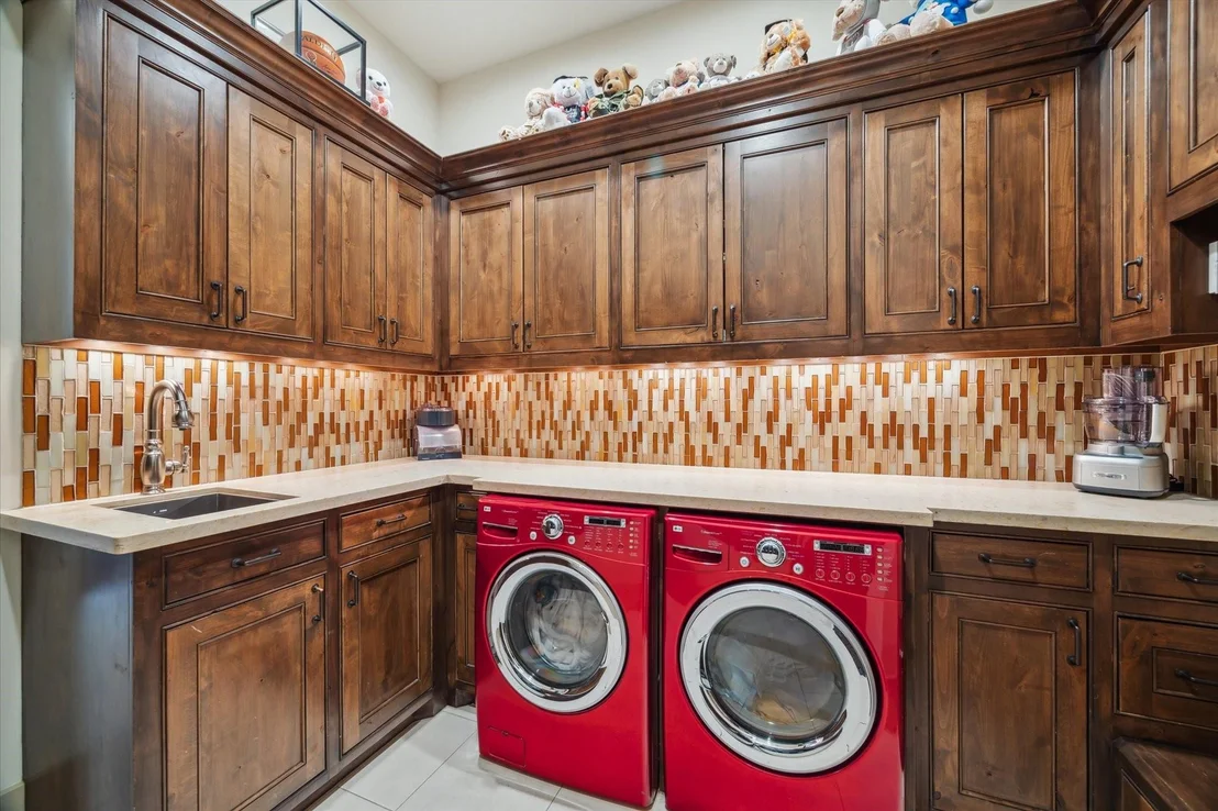 Photo of 322 Crestwood Drive
