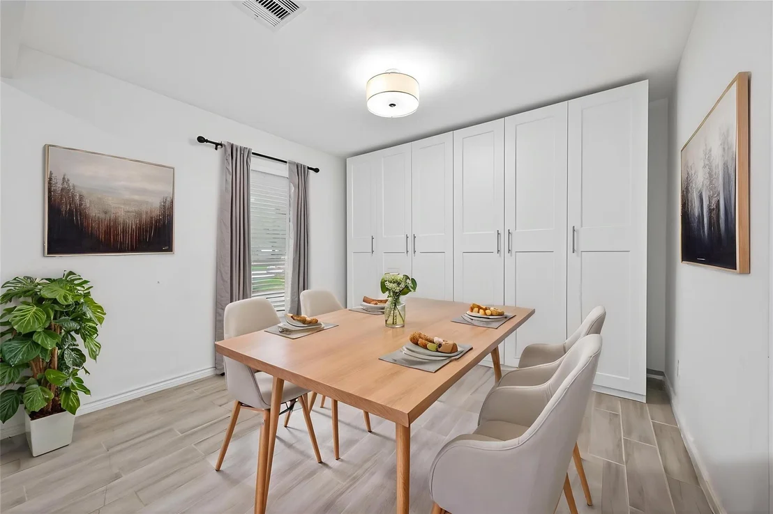 Photo of 11107 Cedarhurst Drive