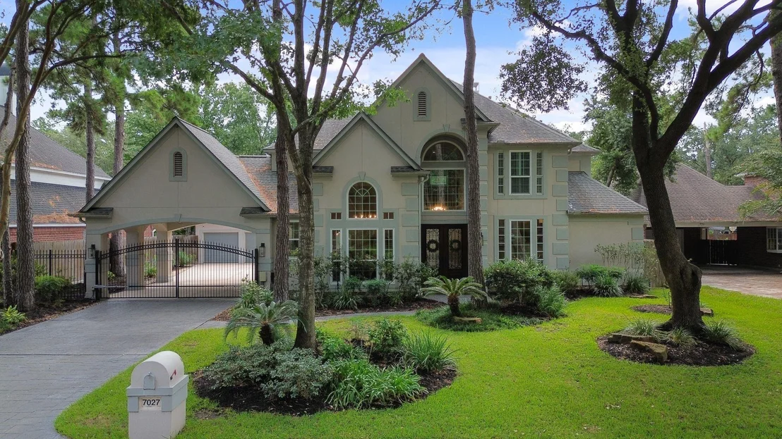 Photo of 7027 Centre Oaks Drive