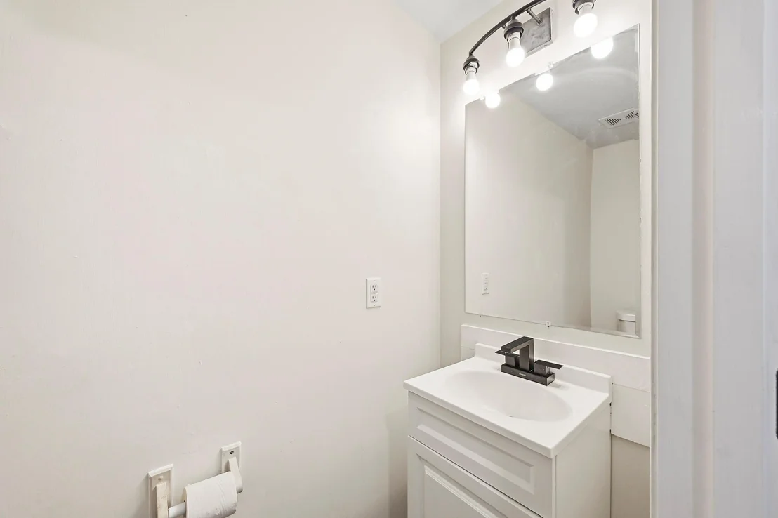 Photo of 215 Crabapple Drive
