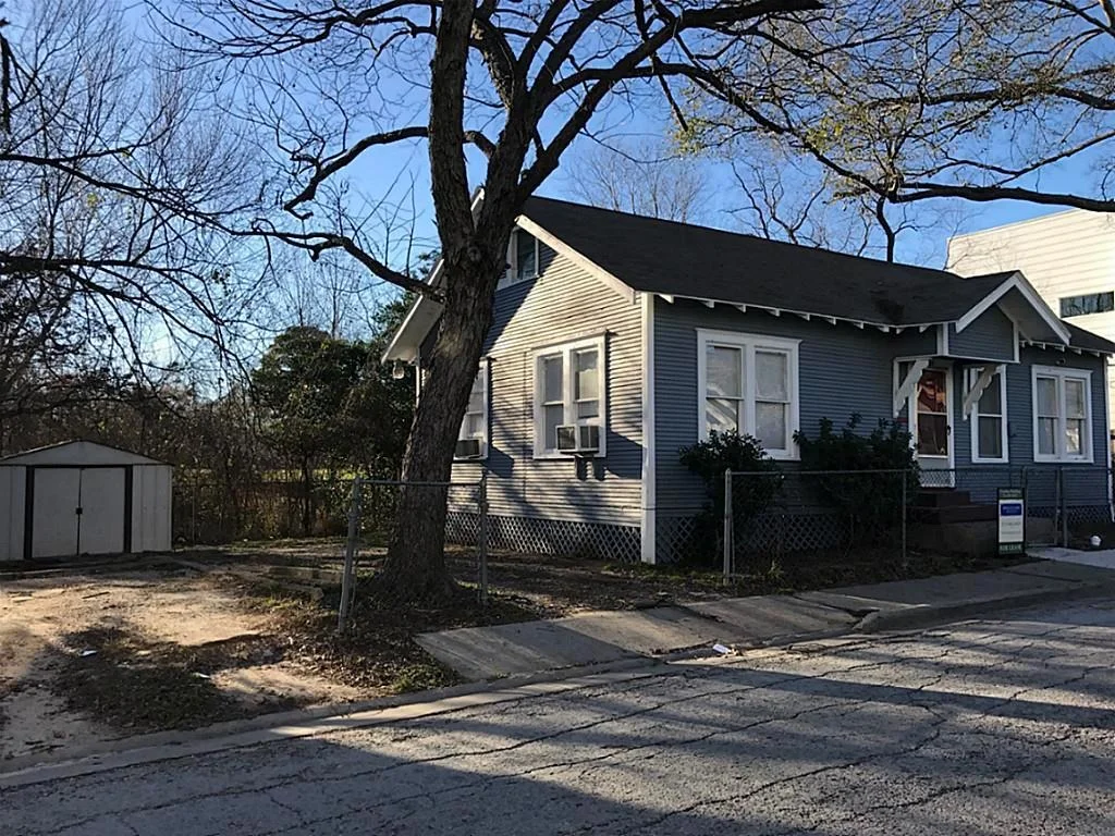Photo of 531 Threlkeld Street