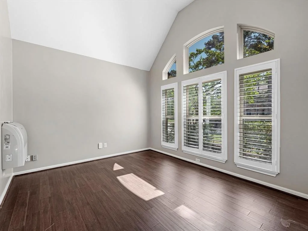 Photo of 5831 Mountain View Drive