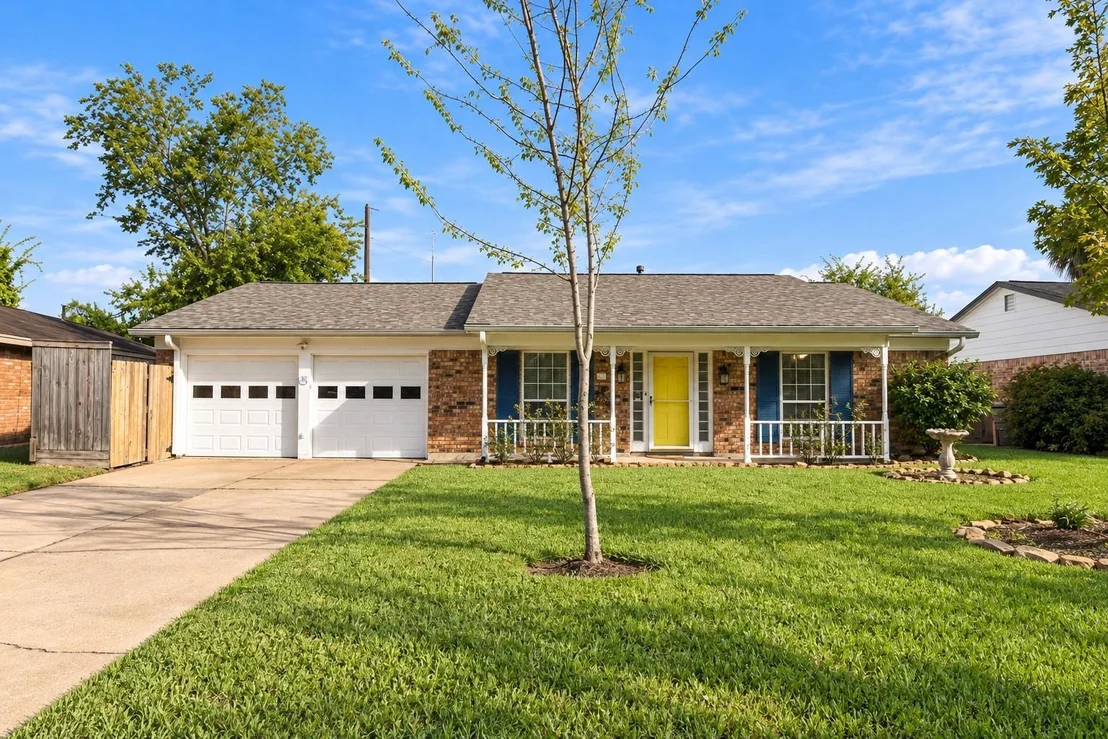 Photo of 6002 Saxon Drive
