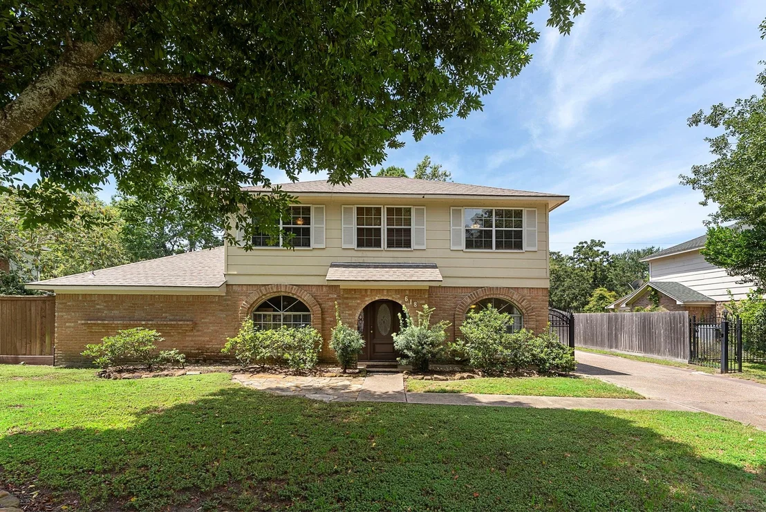 Photo of 618 Brook Hollow Drive