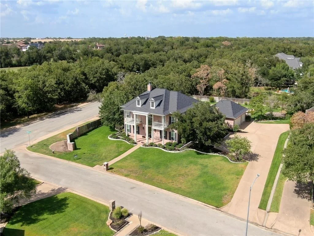 Photo of 4304 Hyde Park Lane