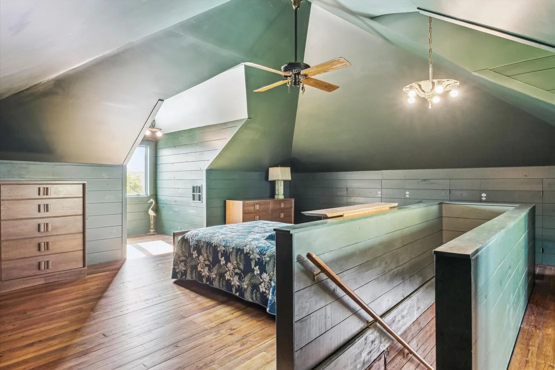 Photo of 618 Bayridge Road
