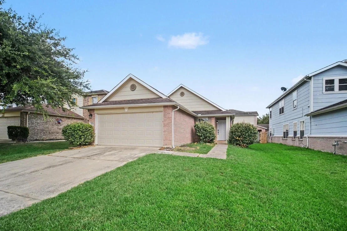 Photo of 4406 Twisting Pine Court