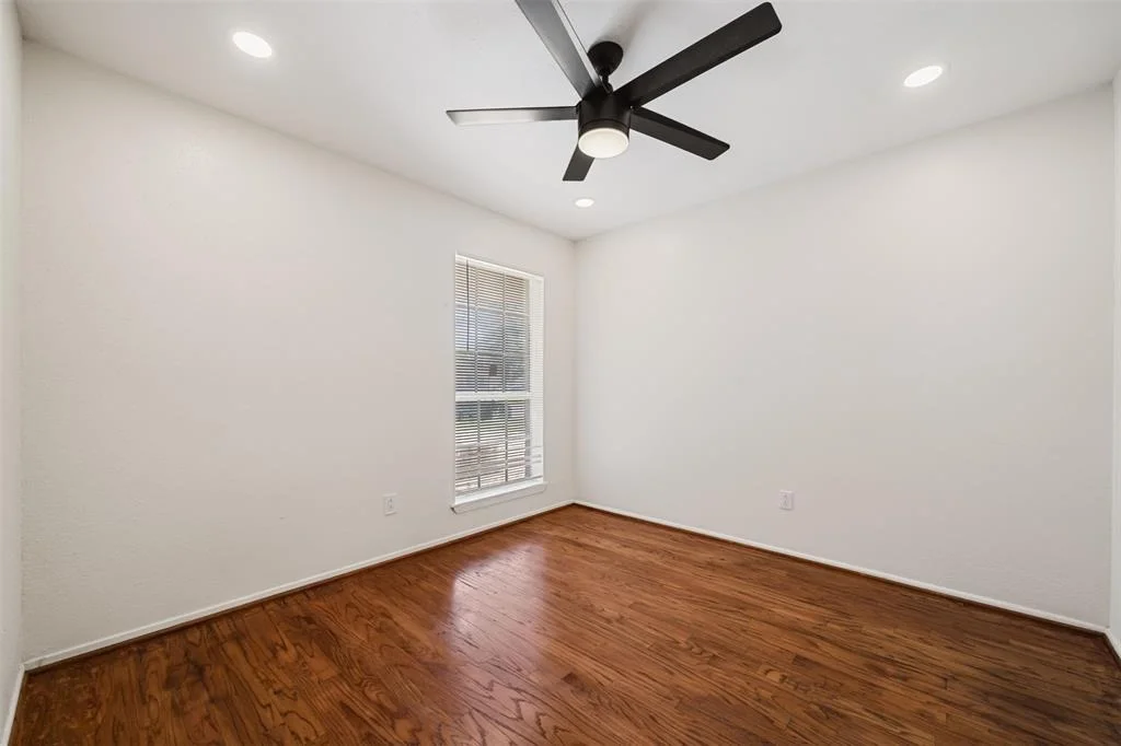 Photo of 15027 Bathurst Drive