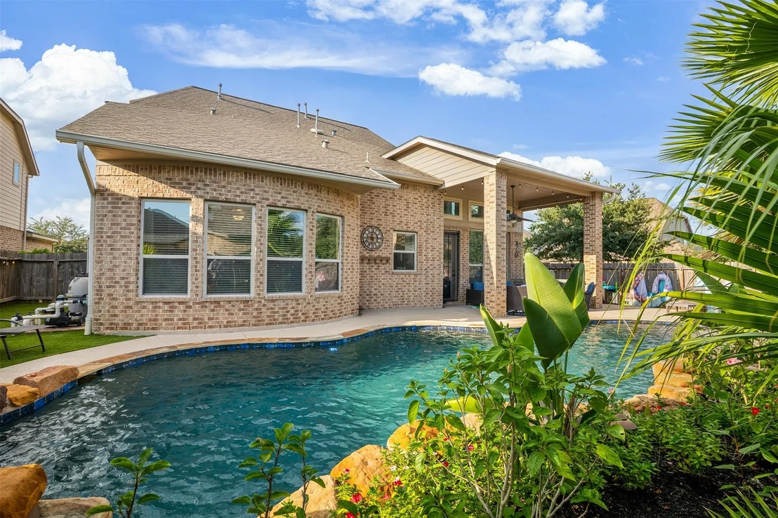Photo of 7103 Avalon Bluff Drive