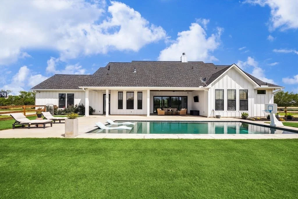 Photo of 2832 Maler Road
