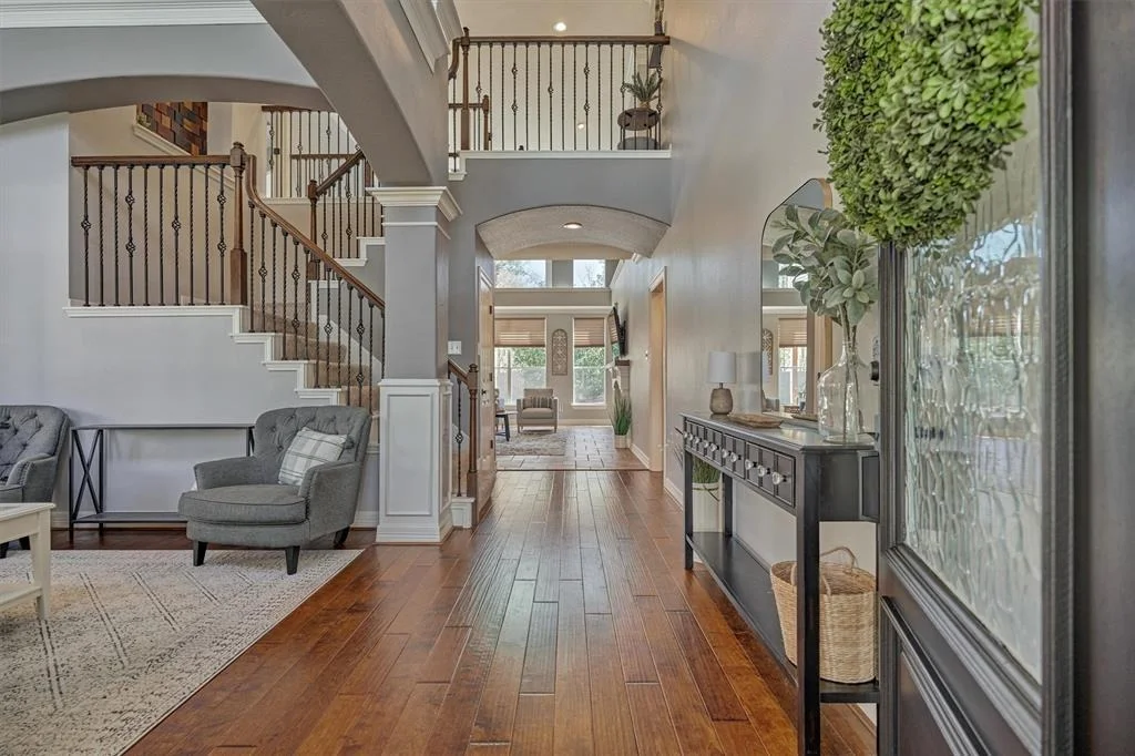 Photo of 86 S Clovergate Circle