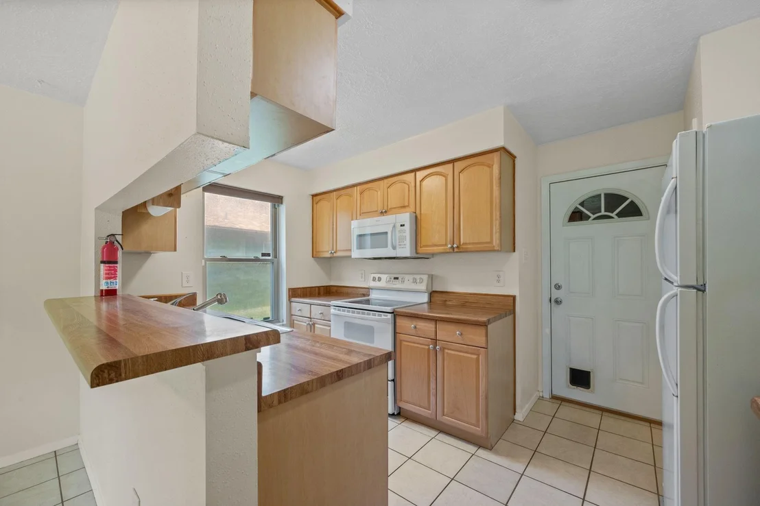 Photo of 19907 Lions Gate Drive