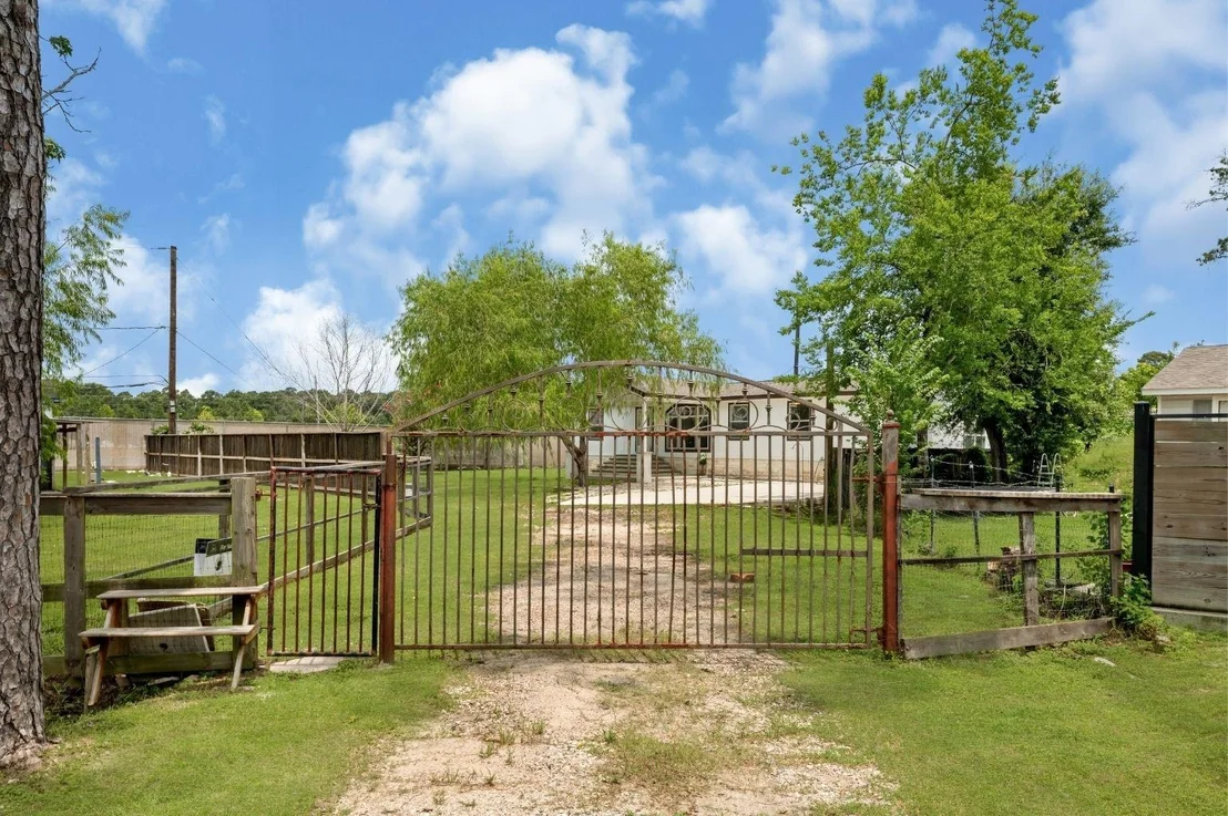 Photo of 9623 Meadowvine Drive