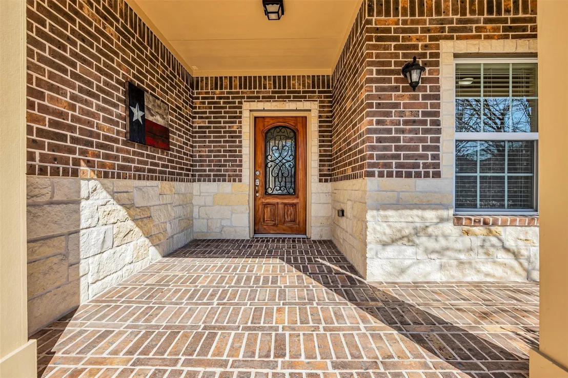 Photo of 323 Texas Avenue