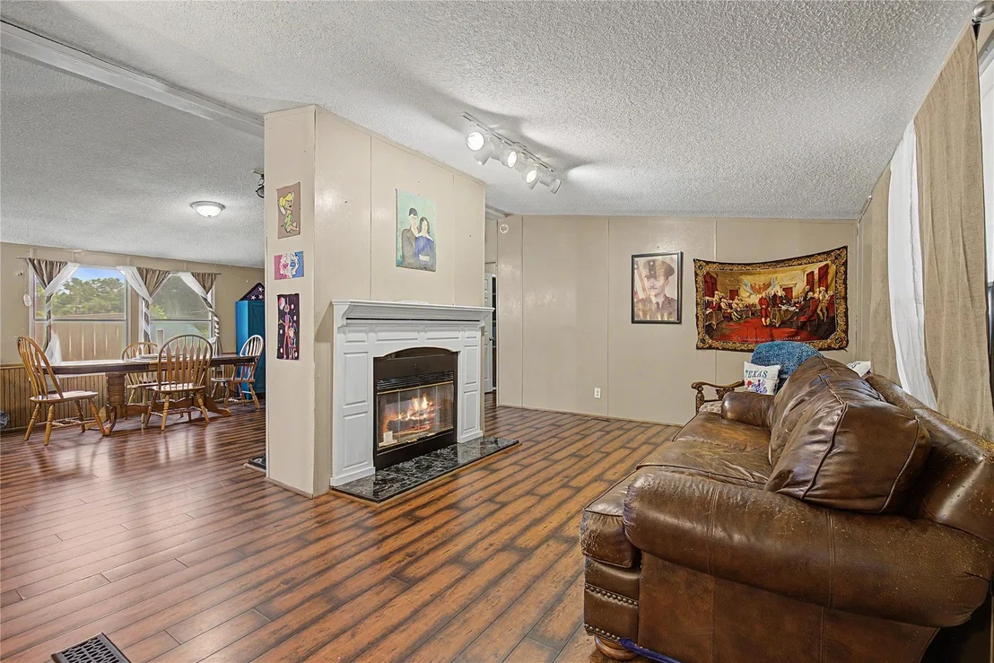 Photo of 149 E Austin Avenue