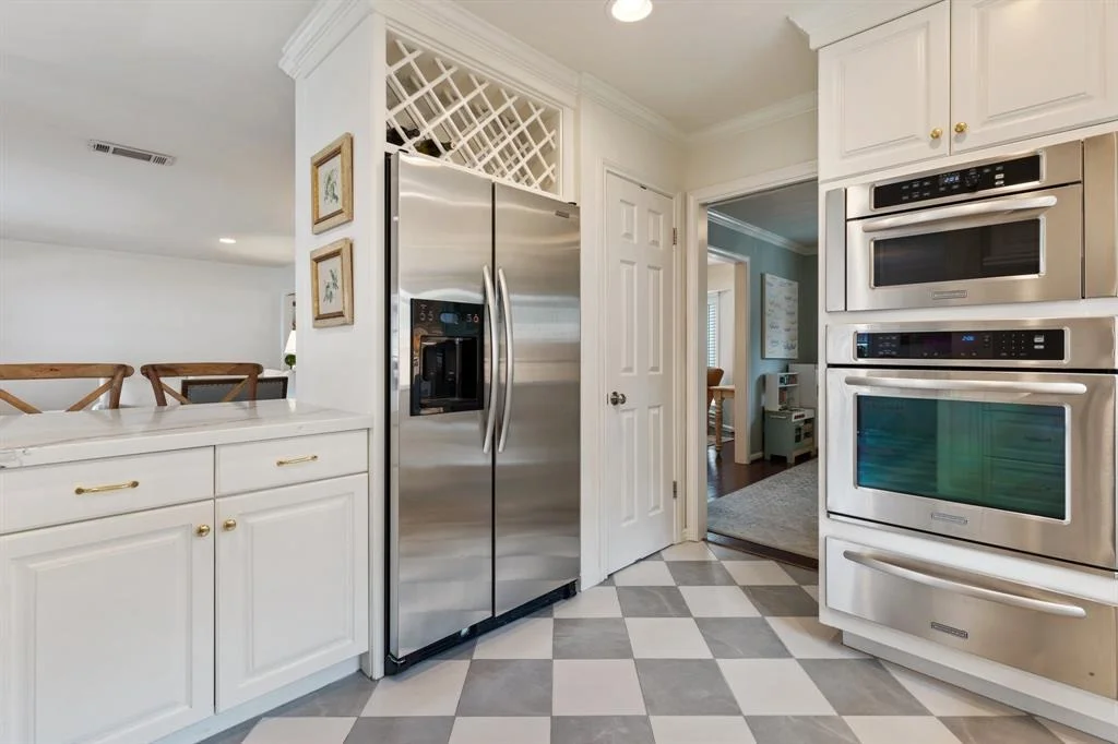 Photo of 7910 Meadowbriar Lane