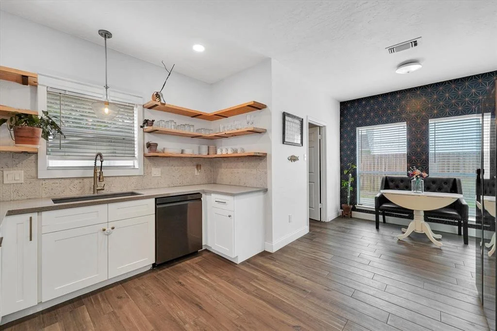 Photo of 307 Woodcombe Drive