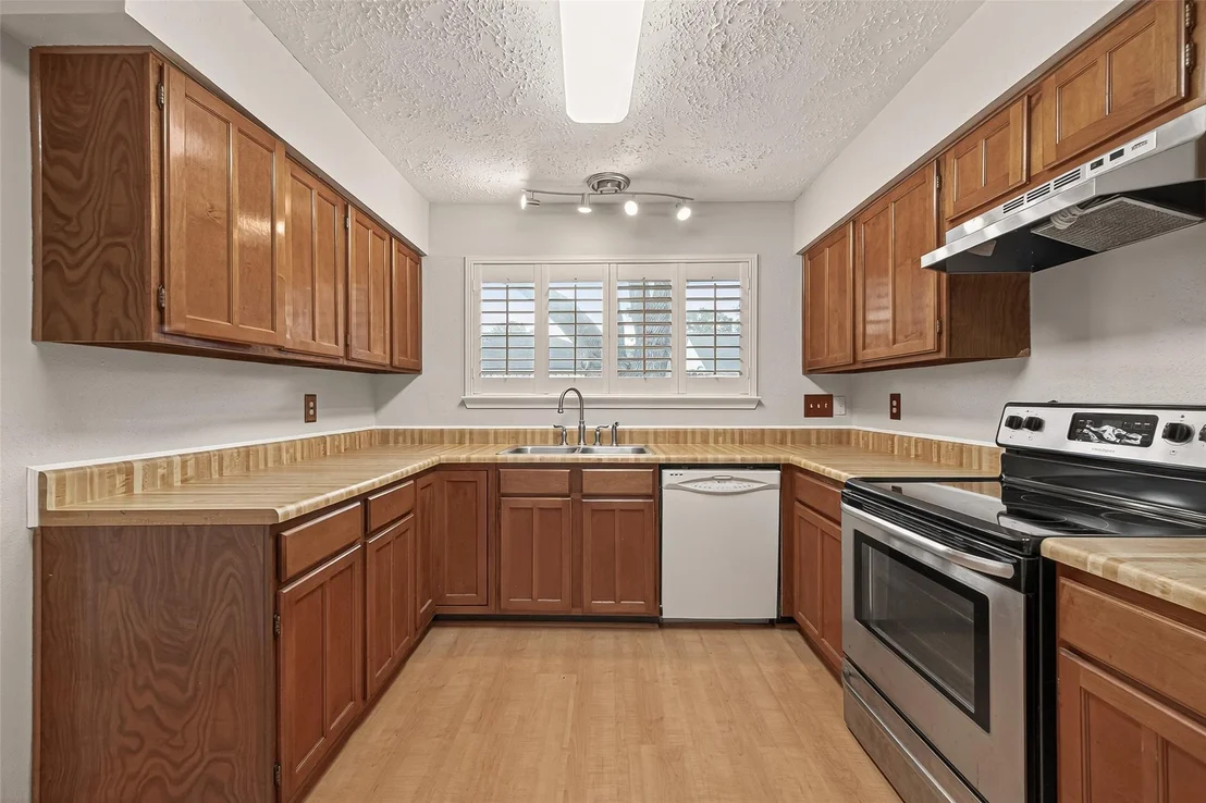 Photo of 16734 Pebbleglen Drive