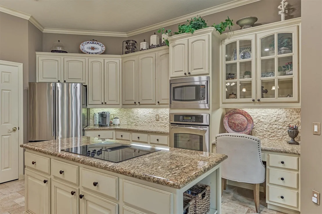 Photo of 111 S Castlegreen Circle