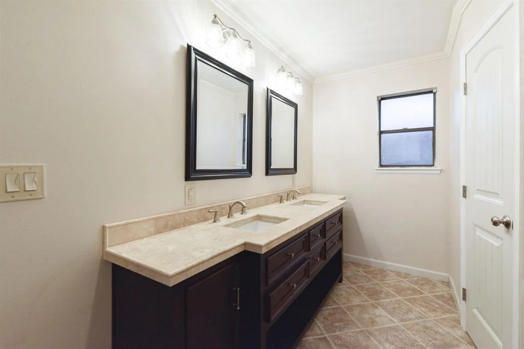 Photo of 405 Valley Brook Drive