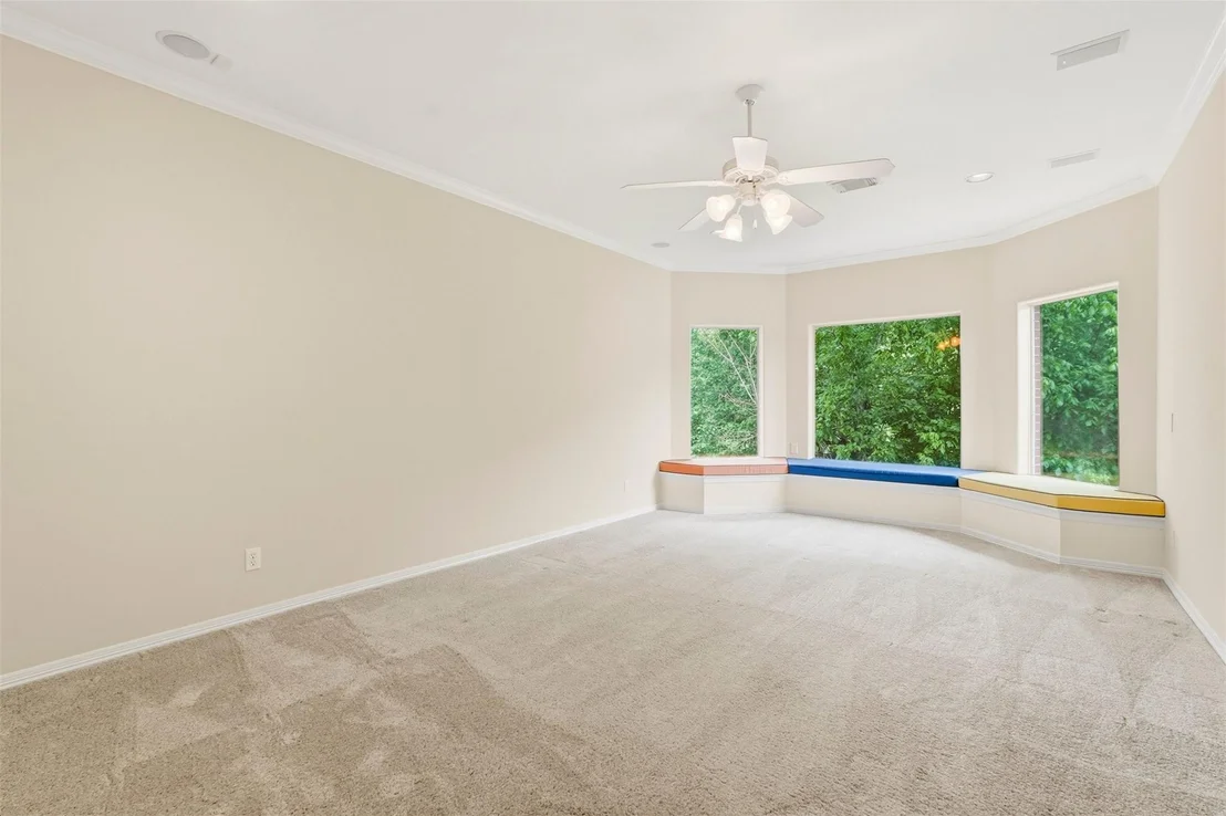 Photo of 5002 Regency Drive