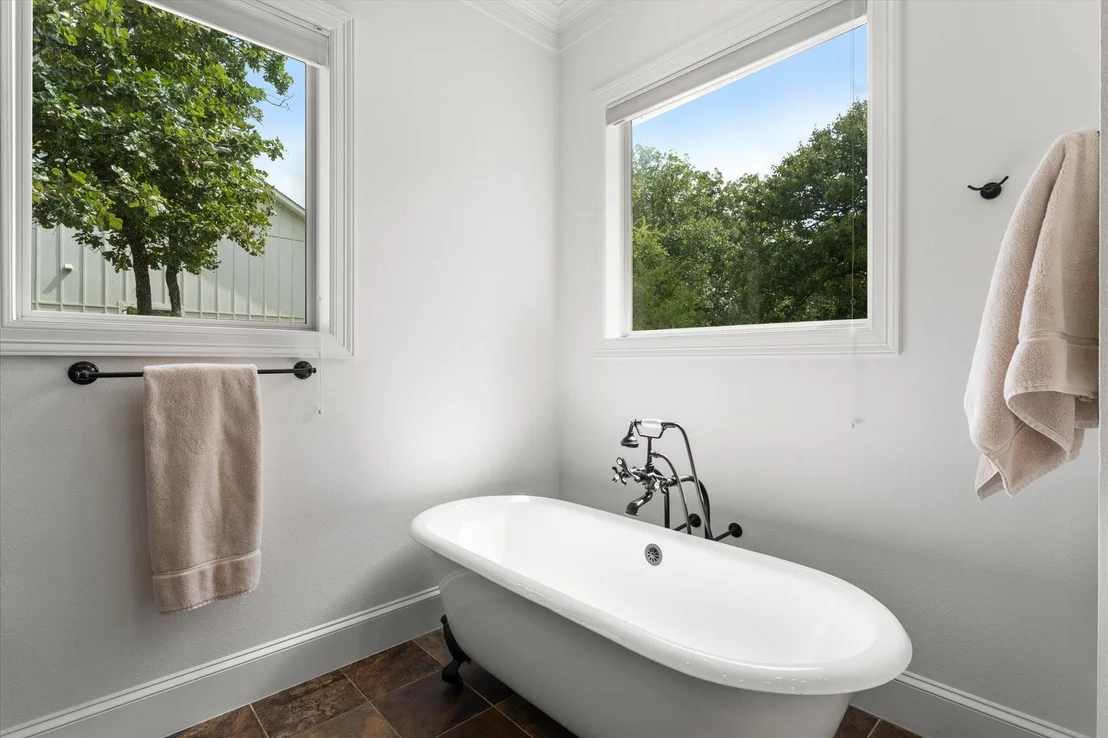 Photo of 940 Private Road 5980