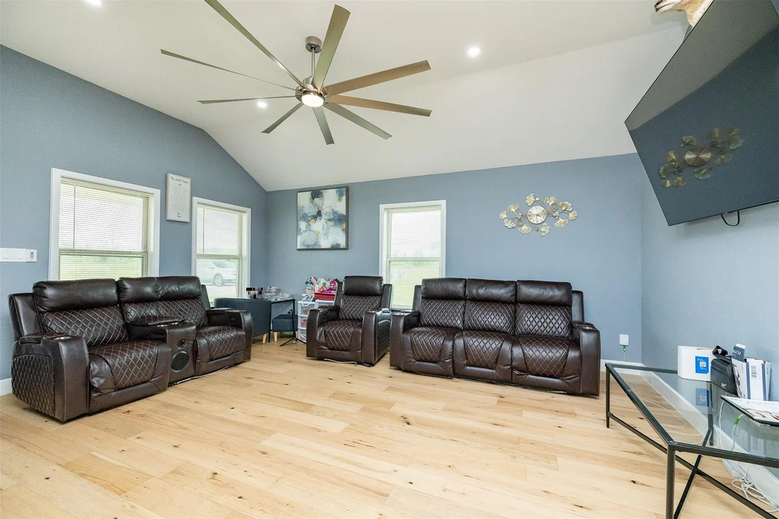 Photo of 1429 Road 5728