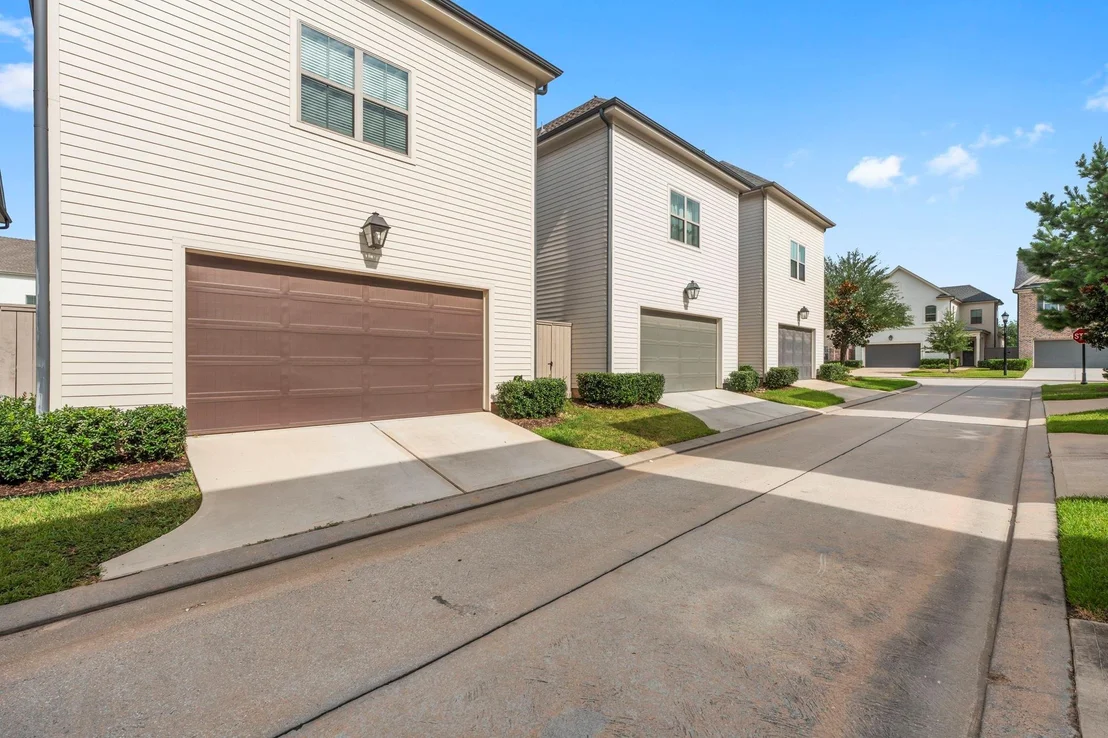 Photo of 25213 Liberty Mill Drive