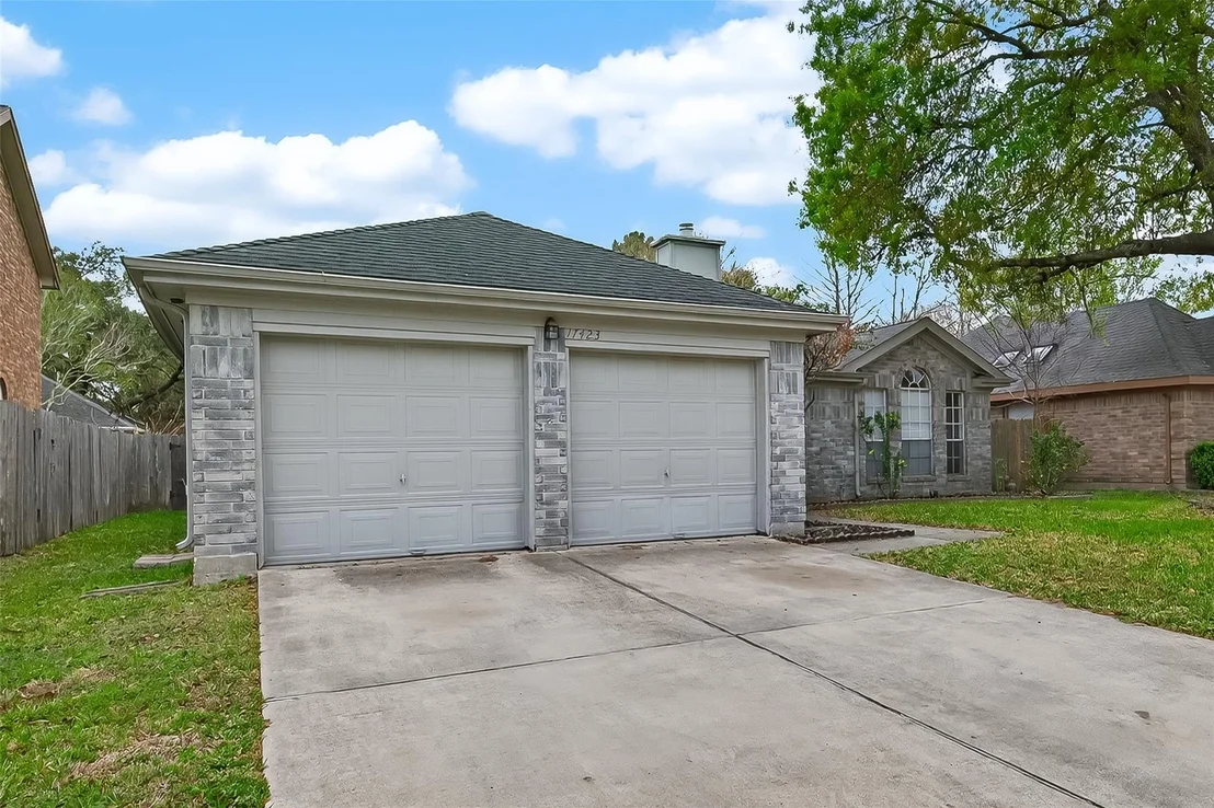 Photo of 17423 Saxon Drive