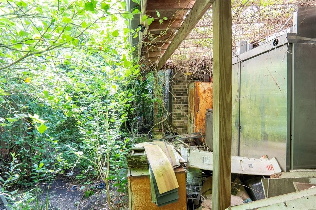Photo of 21981 White Oak Drive