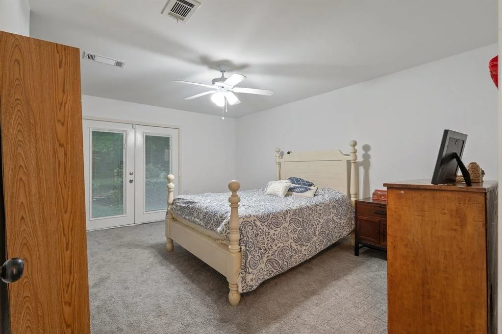 Photo of 15520 Bedford Lane