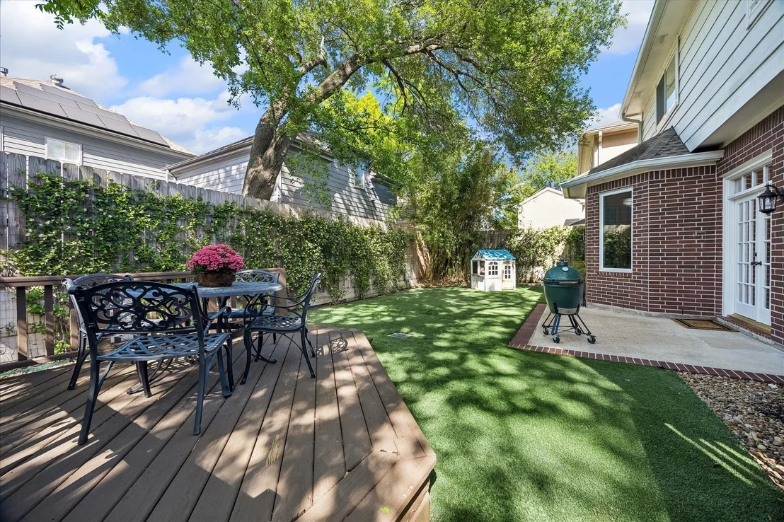 Photo of 4256 Sunset Boulevard