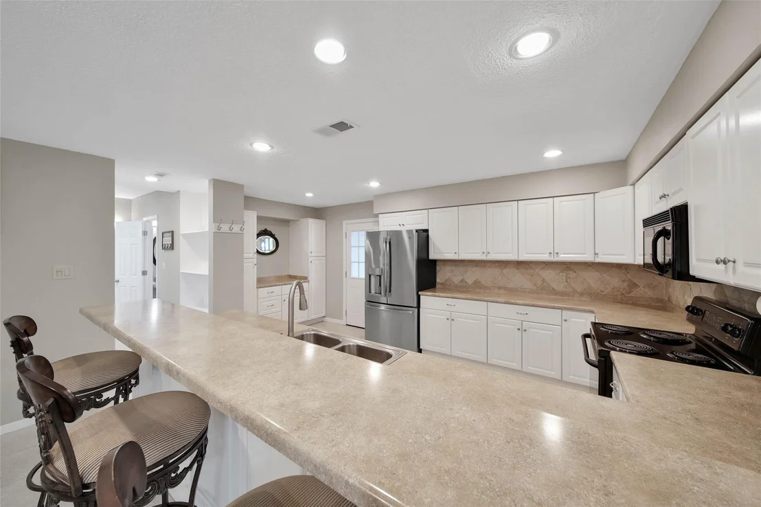 Photo of 734 Lake View Drive